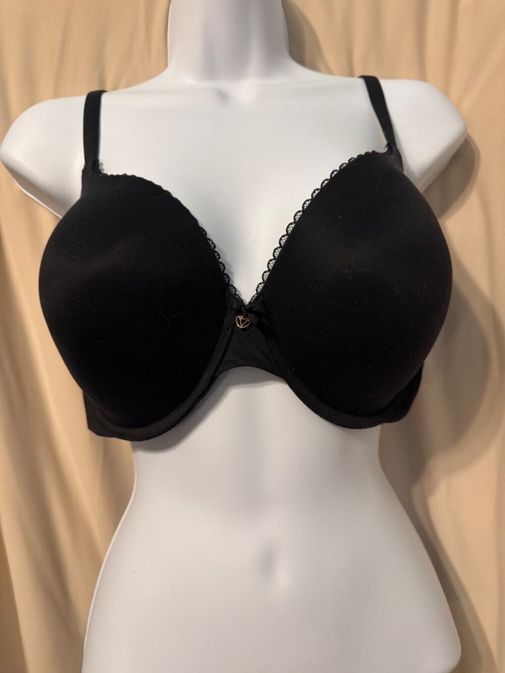 Victoria's Secret Black Underwire Bra EUC 38D